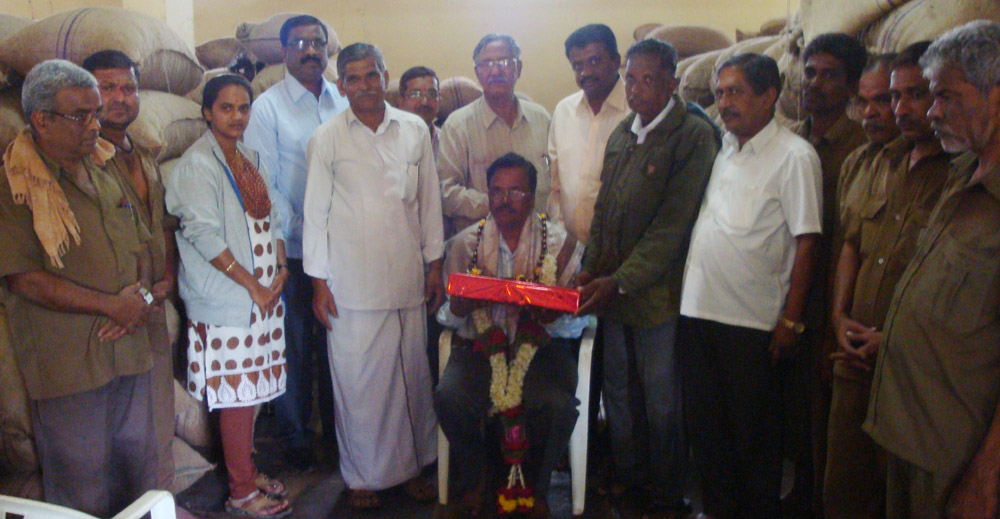 ತರೀಕೆರೆ: ಮ್ಯಾಮ್ಕೋಸ್ ವ್ಯವಸ್ಥಾಪಕರಿಗೆ ಬೀಳ್ಕೊಡಿಗೆ